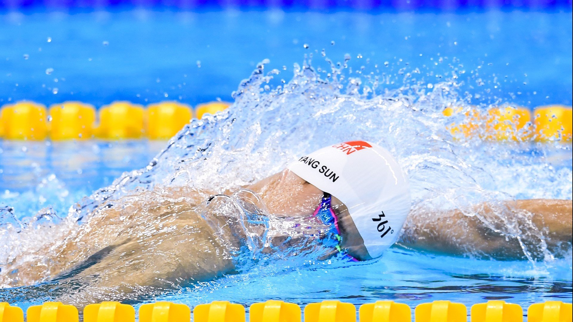 中国足球国家队中场组织战术优化,国足的中场